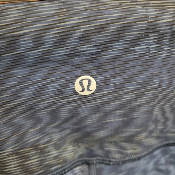 Lululemon wunder under crop leggings size 6 - Picture 5 of 5